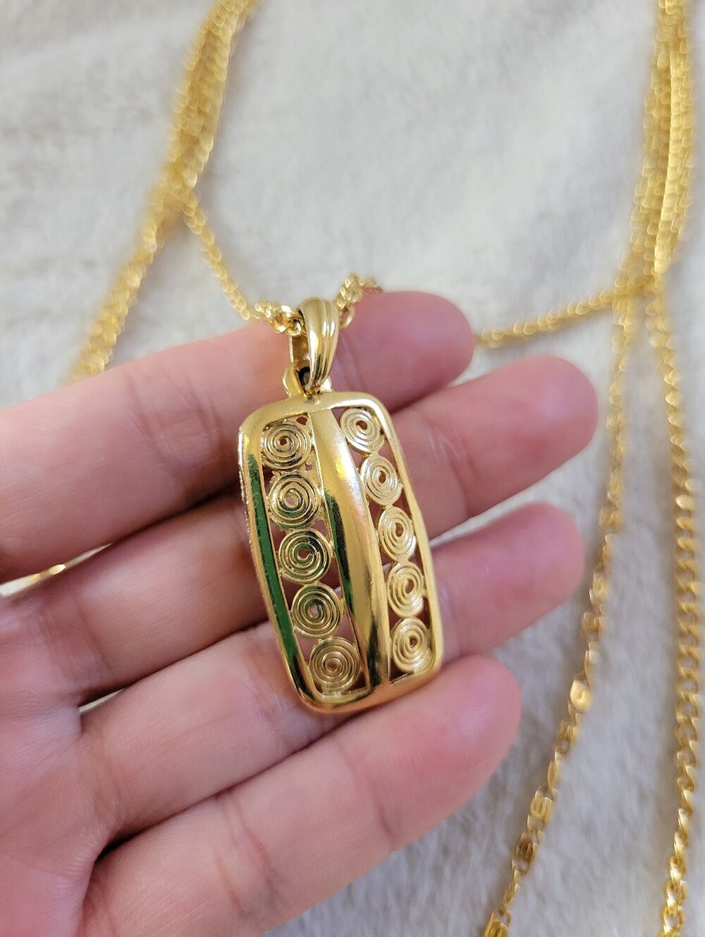 EUC Elegant 80s Boho VTG Gold Tone Layered Pendant Necklace - Picture 4 of 11